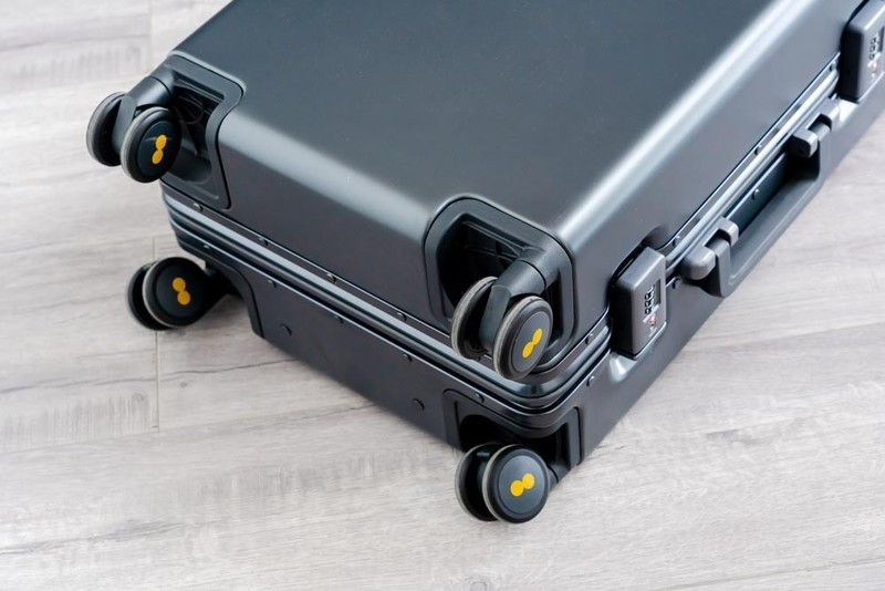 地平线8号行李箱评测：高端大气上档次，商务出行好搭档