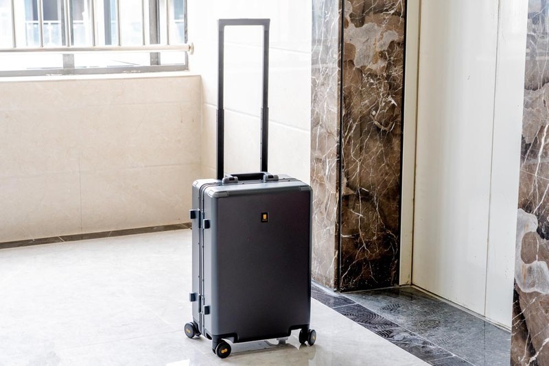 地平线8号行李箱评测：高端大气上档次，商务出行好搭档