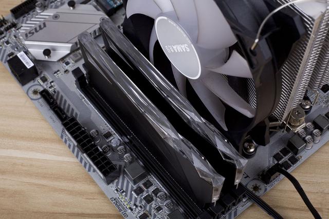 RTX20系列不香了？国庆抄底入手RTX2060s+金河田金牌A+650W