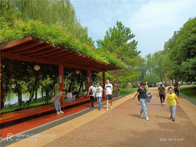 真我V5 5G全方位体验，从根源上弥补年轻一代的潮玩短板