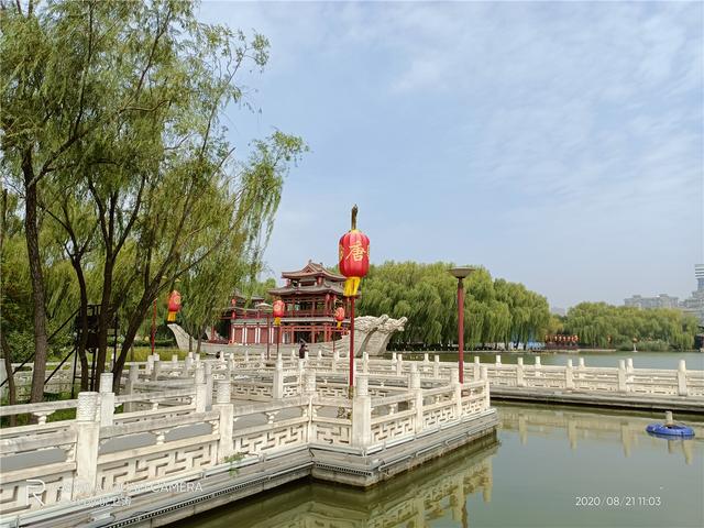 真我V5 5G全方位体验，从根源上弥补年轻一代的潮玩短板