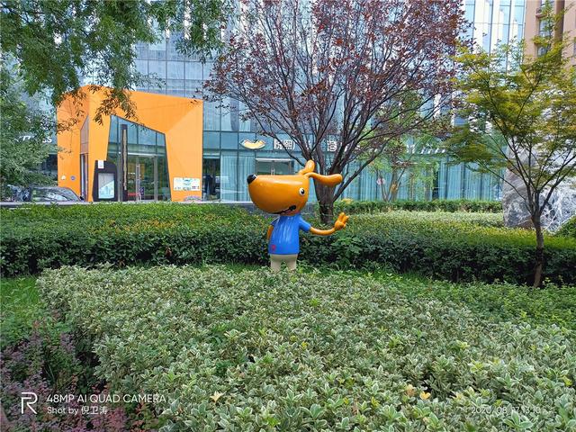 真我V5 5G全方位体验，从根源上弥补年轻一代的潮玩短板