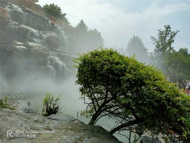 真我V5 5G全方位体验，从根源上弥补年轻一代的潮玩短板