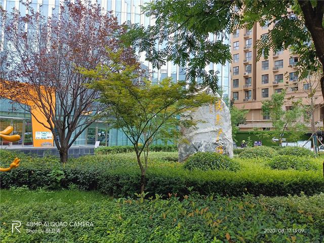 真我V5 5G全方位体验，从根源上弥补年轻一代的潮玩短板