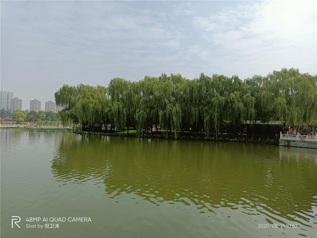 真我V5 5G全方位体验，从根源上弥补年轻一代的潮玩短板