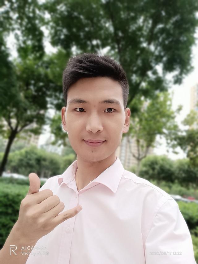 真我V5 5G全方位体验，从根源上弥补年轻一代的潮玩短板