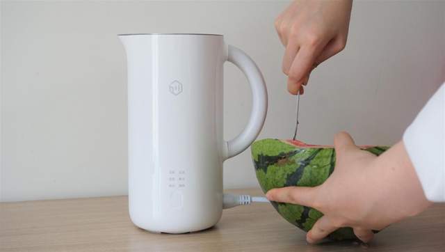 豆浆果汁在家喝！天猫精灵妙物格丽思豆浆机评测：一机多用很实在