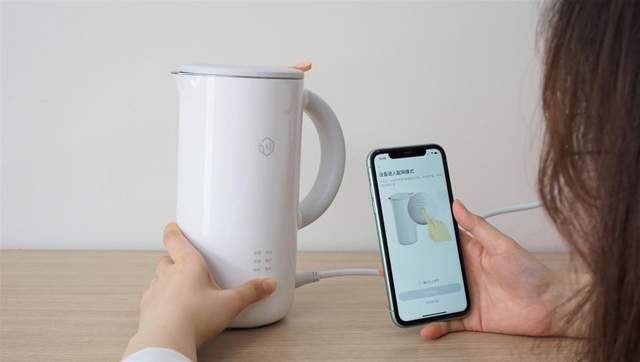 豆浆果汁在家喝！天猫精灵妙物格丽思豆浆机评测：一机多用很实在