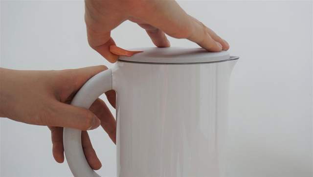 豆浆果汁在家喝！天猫精灵妙物格丽思豆浆机评测：一机多用很实在