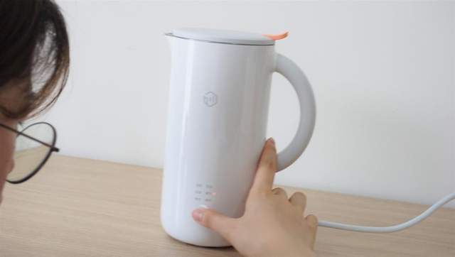 豆浆果汁在家喝！天猫精灵妙物格丽思豆浆机评测：一机多用很实在