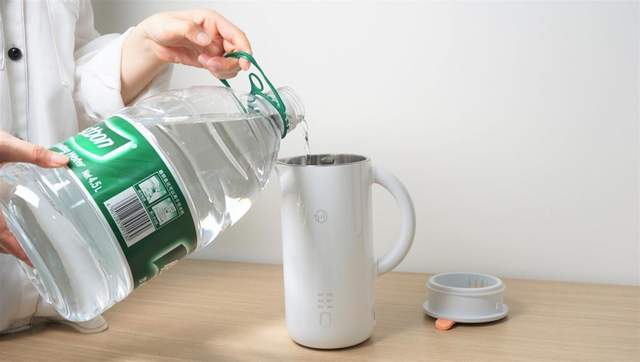 豆浆果汁在家喝！天猫精灵妙物格丽思豆浆机评测：一机多用很实在