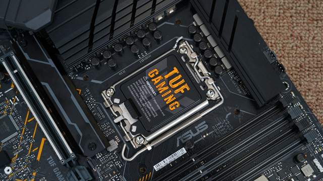 非折腾党的好选择之一，华硕B660M重炮手WIFI D4评测及装机体验