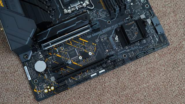 非折腾党的好选择之一，华硕B660M重炮手WIFI D4评测及装机体验