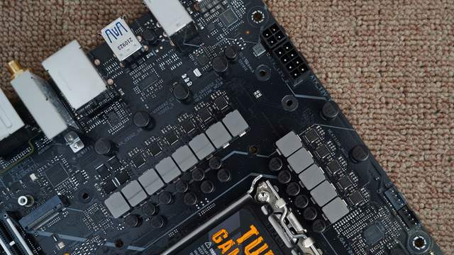 非折腾党的好选择之一，华硕B660M重炮手WIFI D4评测及装机体验