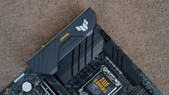 非折腾党的好选择之一，华硕B660M重炮手WIFI D4评测及装机体验