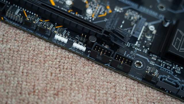 非折腾党的好选择之一，华硕B660M重炮手WIFI D4评测及装机体验