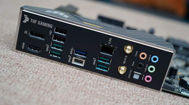 非折腾党的好选择之一，华硕B660M重炮手WIFI D4评测及装机体验