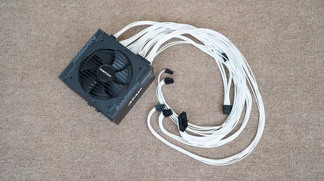 非折腾党的好选择之一，华硕B660M重炮手WIFI D4评测及装机体验