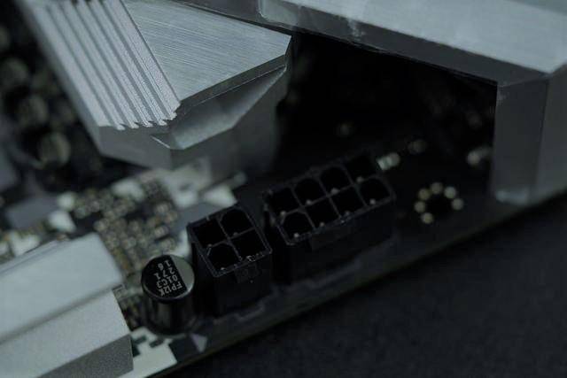 公版RTX 3080装机作业，RTX 2080Ti FE/RTX 3080 FE对比测试