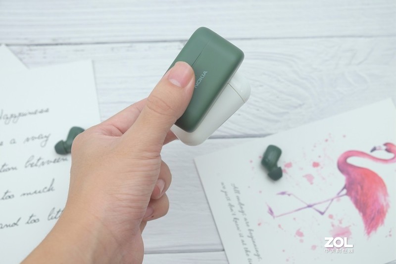 入场虽晚，但胜在做工扎实，诺基亚E3200耳机评测分享