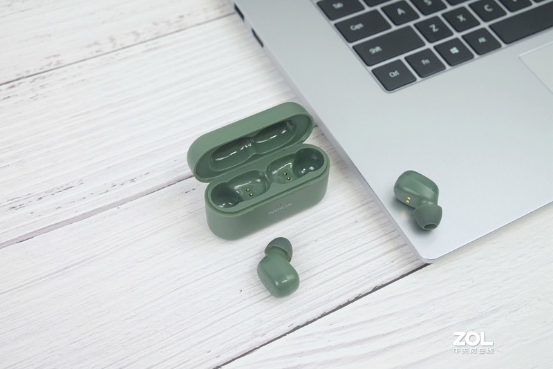 入场虽晚，但胜在做工扎实，诺基亚E3200耳机评测分享