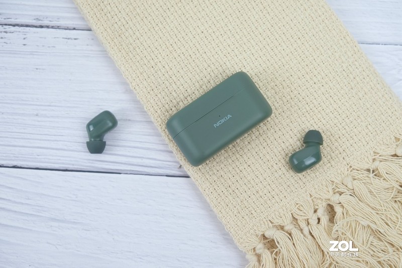 入场虽晚，但胜在做工扎实，诺基亚E3200耳机评测分享