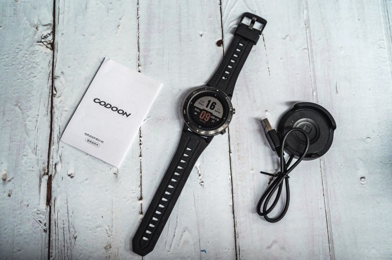 新手也能用的专业运动手表，还支持轨迹记录，咕咚X3-RE体验