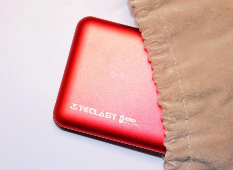 台电X10 Pro移动电源上手体验：薄出想象，更快闪充