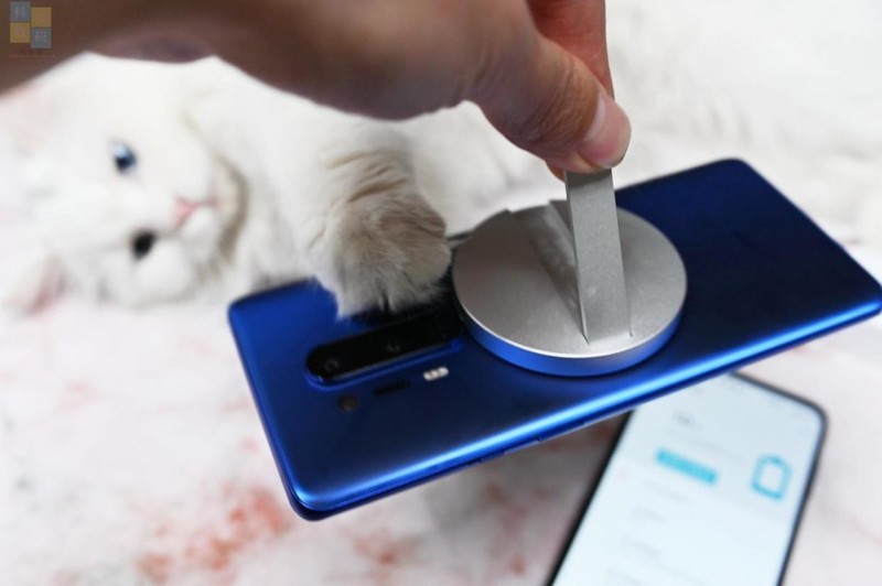 更轻快的充电体验，苹果安卓都能用，亿色20W充电器上手