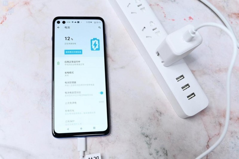更轻快的充电体验，苹果安卓都能用，亿色20W充电器上手