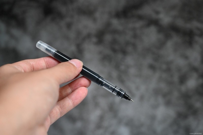 大墨量的走珠笔，从早写到晚也绰绰有余