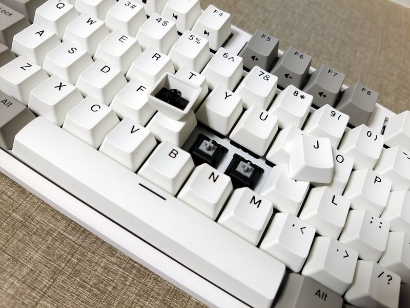 畅享打字乐趣，杜伽K320银轴机械键盘也许是调校最好的打字机