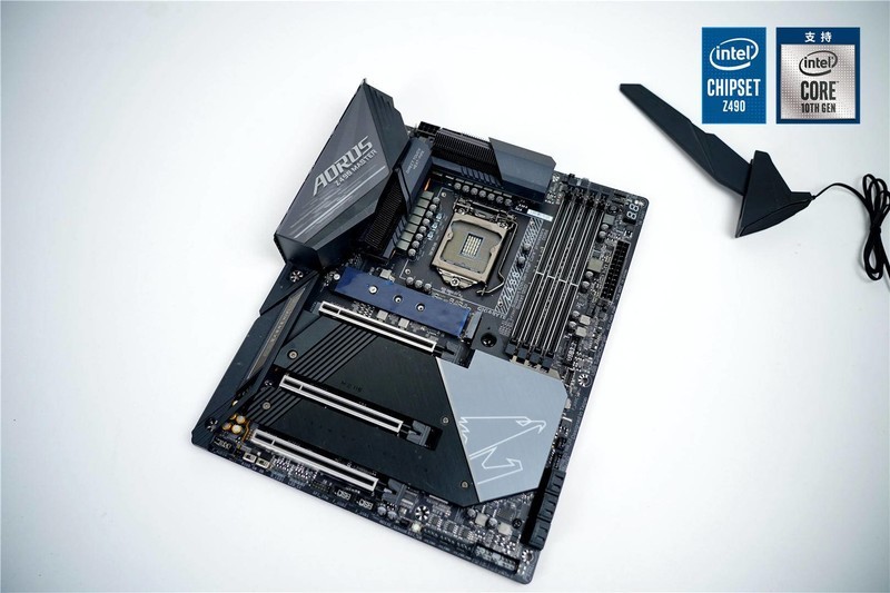 装机小分享，Z490+RTX3070，通吃3A大作，以后我不会害怕掉帧了！