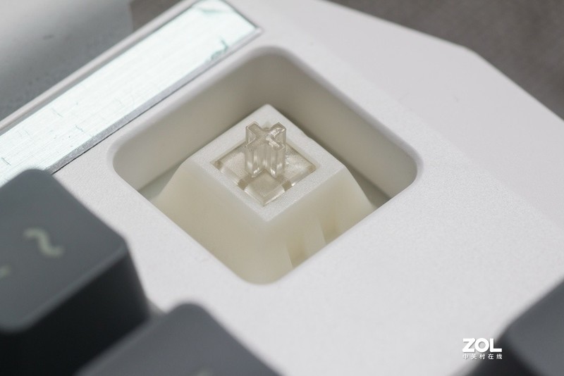 全键可编程、拼色键盘、七彩背光，这样的百元级机械键盘你爱吗？