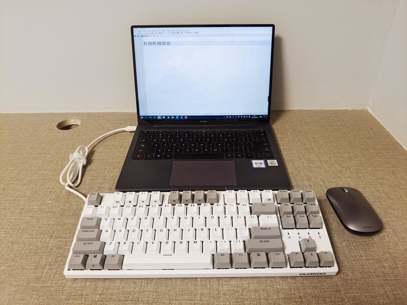 畅享打字乐趣，杜伽K320银轴机械键盘也许是调校最好的打字机