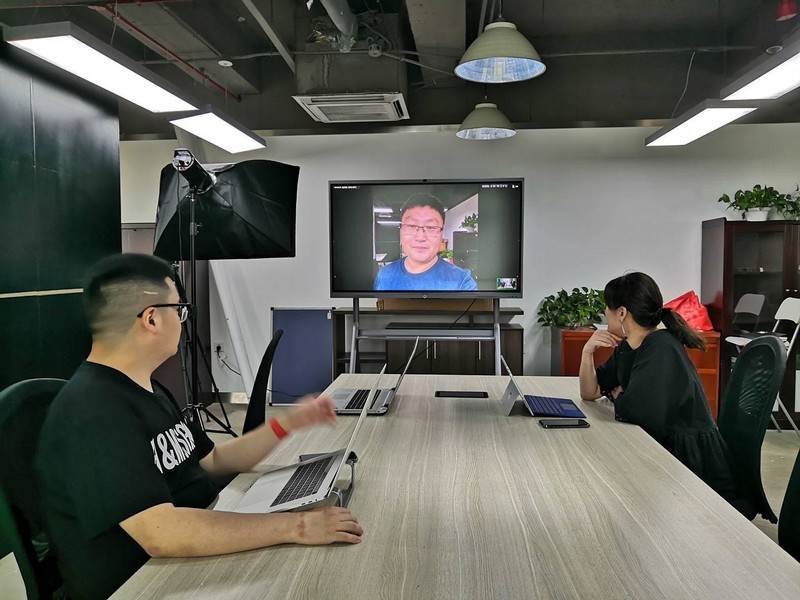 提词器 背景板 演示大屏 看MAXHUB V5如何在MCN公司显身手