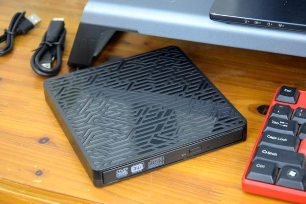 一专多能打破常规，免驱安装刻录，ORICO外置光驱测评