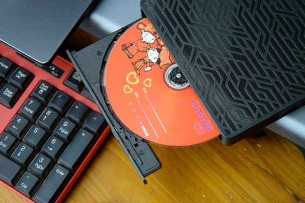 一专多能打破常规，免驱安装刻录，ORICO外置光驱测评