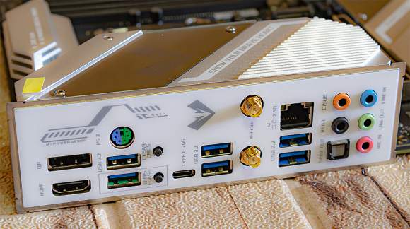 千元Z590会有怎样的表现——铭瑄iCraft Z590 WiFi