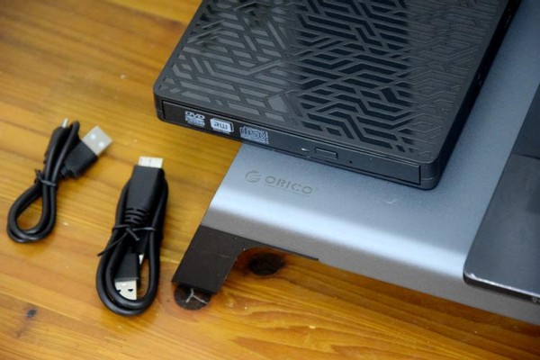 一专多能打破常规，免驱安装刻录，ORICO外置光驱测评