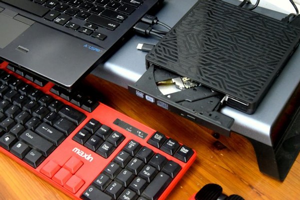 一专多能打破常规，免驱安装刻录，ORICO外置光驱测评