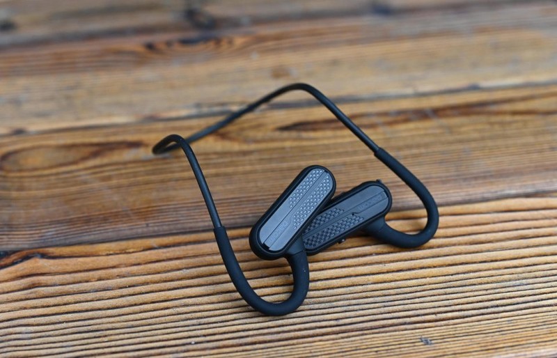 更适合户外运动的蓝牙耳机，Dacom AirWings MP3上手