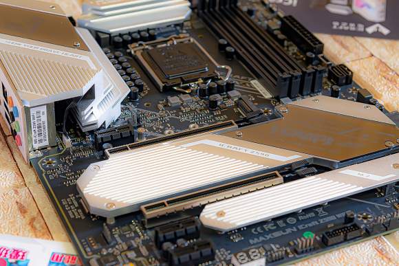 千元Z590会有怎样的表现——铭瑄iCraft Z590 WiFi