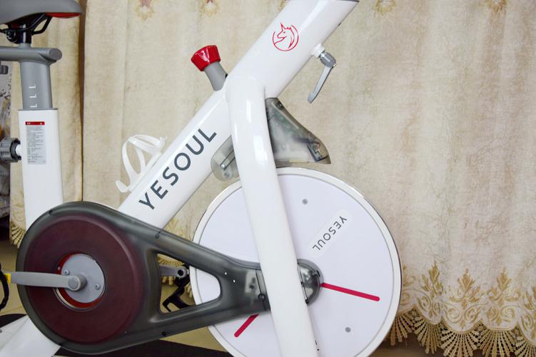 新年剁手了野小兽S1健身车，占地0.5平方，享受骑行有氧燃脂