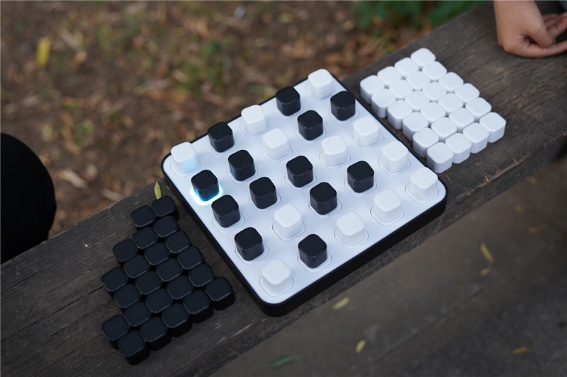 计客智能空间四子棋多维度的互动对战乐趣多多