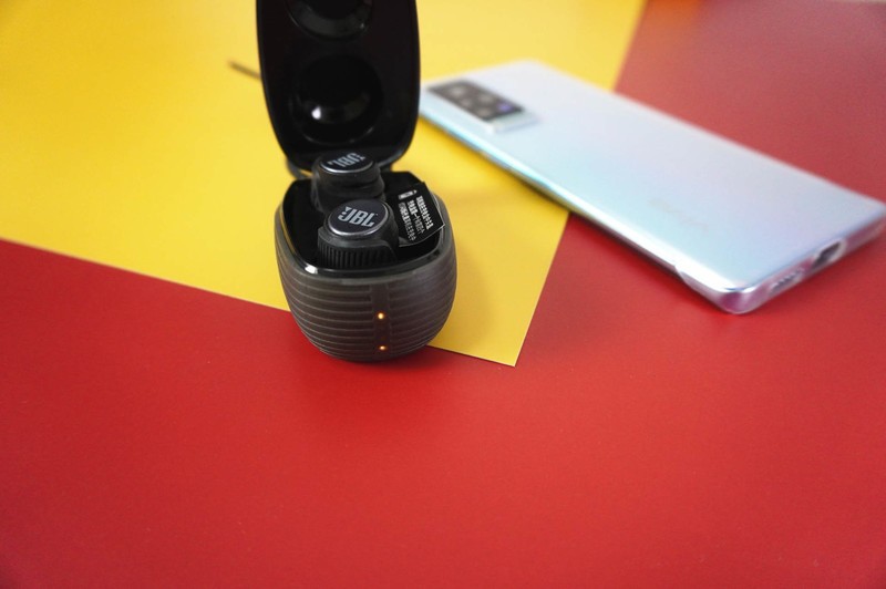 拧螺丝般的抓力，让运动更带感，JBL X600TWS体验