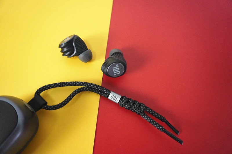 拧螺丝般的抓力，让运动更带感，JBL X600TWS体验