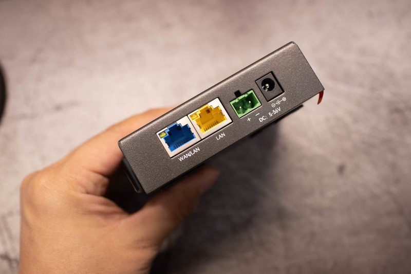 折腾一个工业路由器，4G+智能组网，蒲公英R300A体验