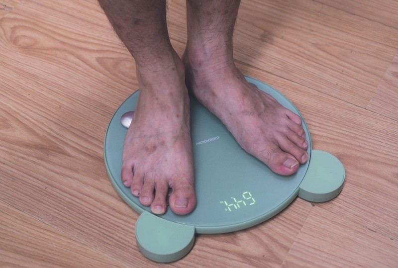 时尚好玩的体脂秤，为每天锻炼添乐趣，咕咚小魔瘦体验