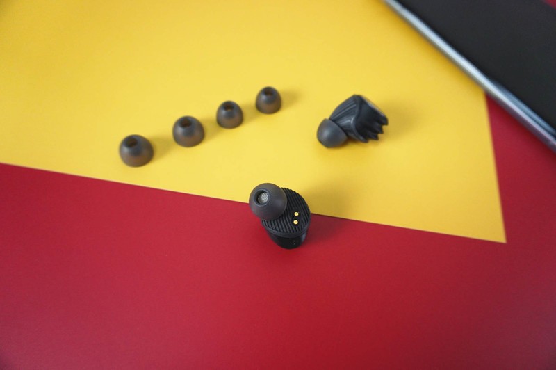 拧螺丝般的抓力，让运动更带感，JBL X600TWS体验